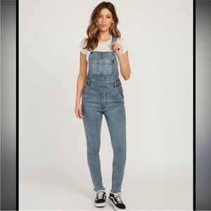 RVCA medium wash denim overalls | Size 27